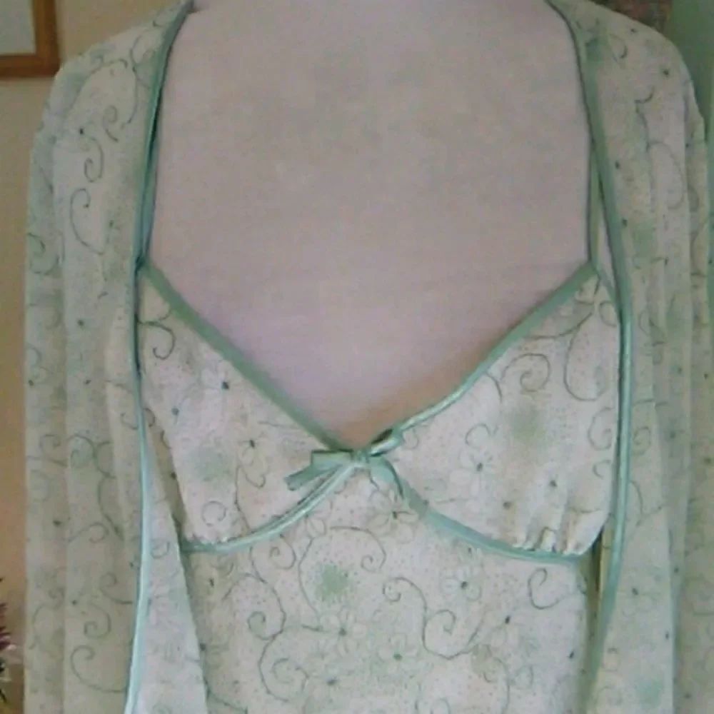 Morgan Taylor Intimates Two Piece Set - Picture 2 of 15
